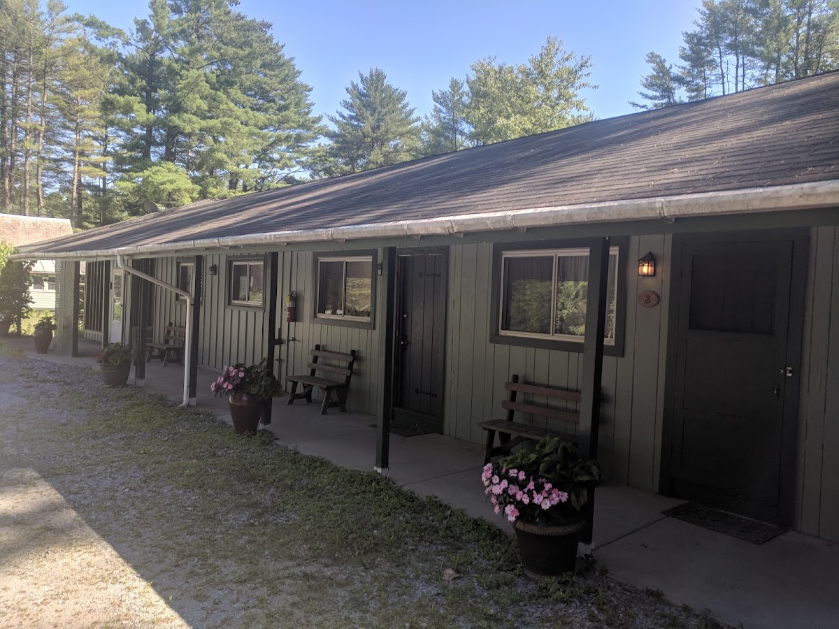 The Saratoga Garden Motel